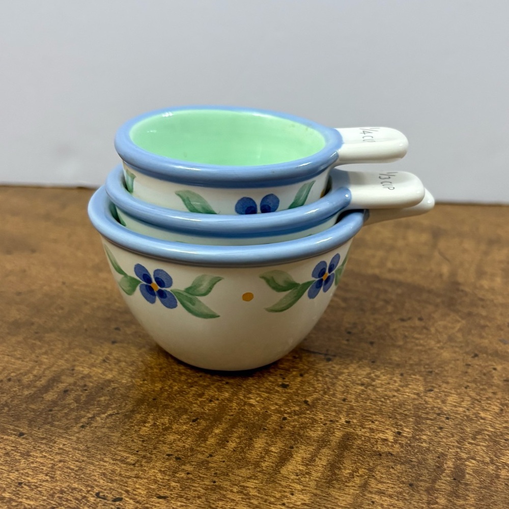 Vintage Pfaltzgraff SUMMER BREEZE nesting Measuring Cups 1/2,  1/3, & 1/4